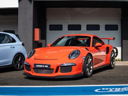 V Porsche GT3 RS na okruhu Autodromu Most