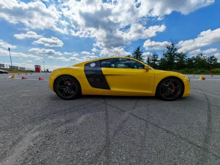 Autodrom Brno v Audi R8